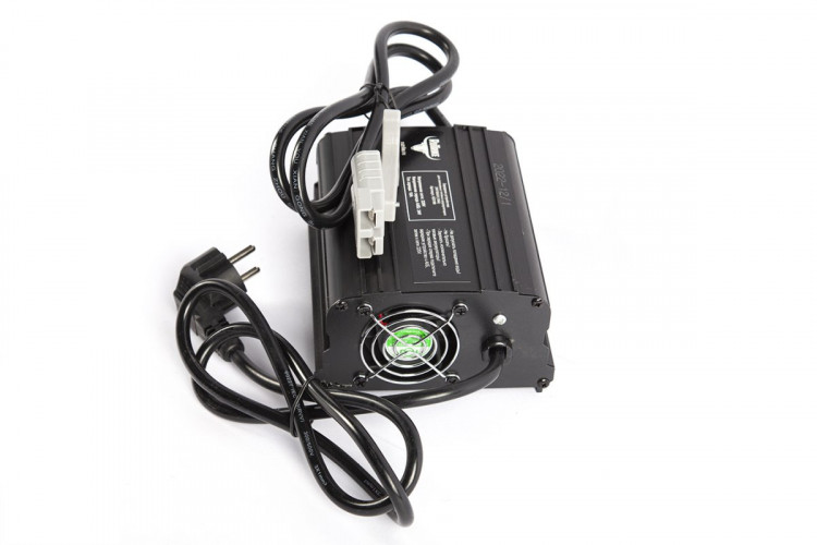 Зарядное устройство RuTrike для аккумуляторов 24V50A/H (10A) в Челябинске