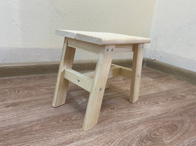 Табурет деревянный в Челябинске