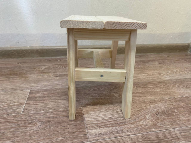 Табурет деревянный в Челябинске